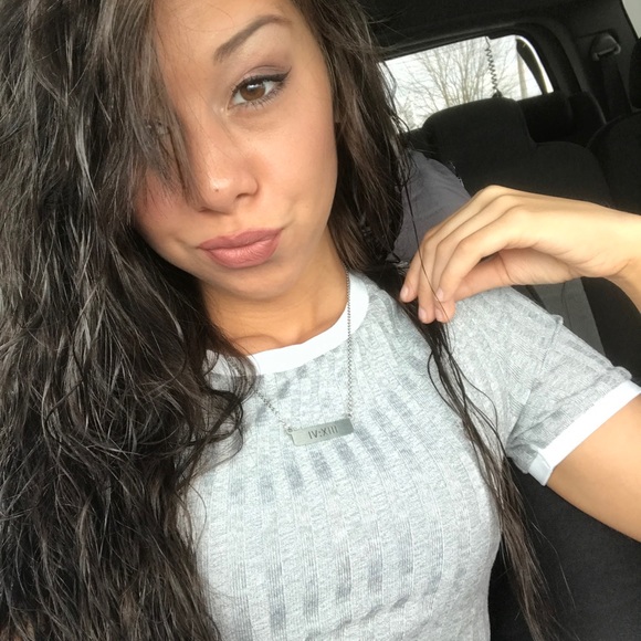 Meet your Posher, Courtney - Picture 1 of 1